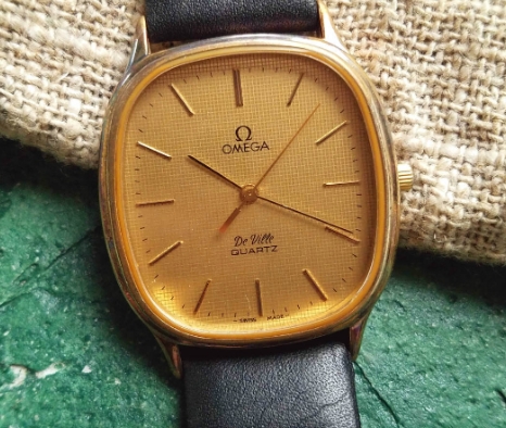 如何給歐米茄手表的機(jī)芯點(diǎn)油？（歐米茄機(jī)芯點(diǎn)油的方法）（圖）